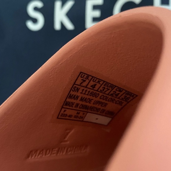 Skechers Women's Coral Pink Foamies Mules Size 7 BRAND NEW - Picture 7 of 7